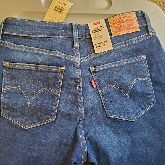 Levi's Jeans - Picture 5 of 8